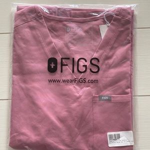 FIGS MED CHALK PINK SCRUB TOP